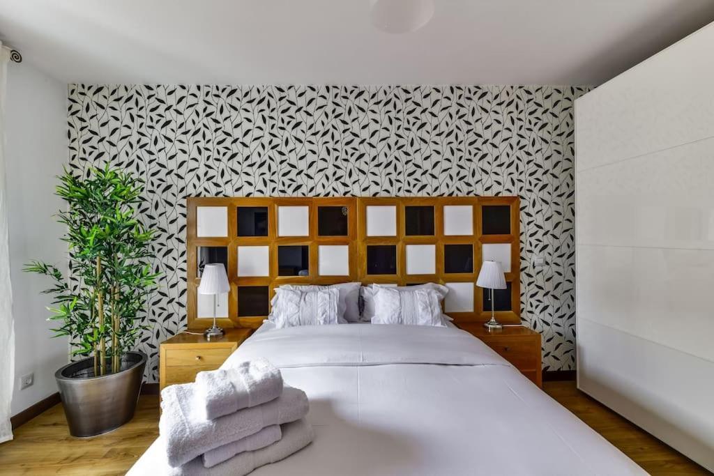Big Stylish And Modern Apartment In Madrid Centre Exterior foto